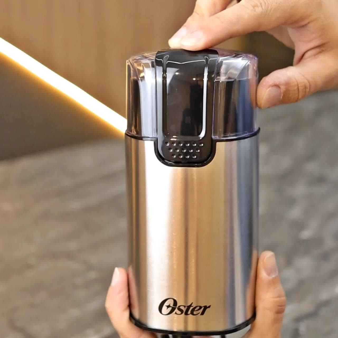 Oster Moedor de Café Elétrico Inox OMDR110 150W 220V